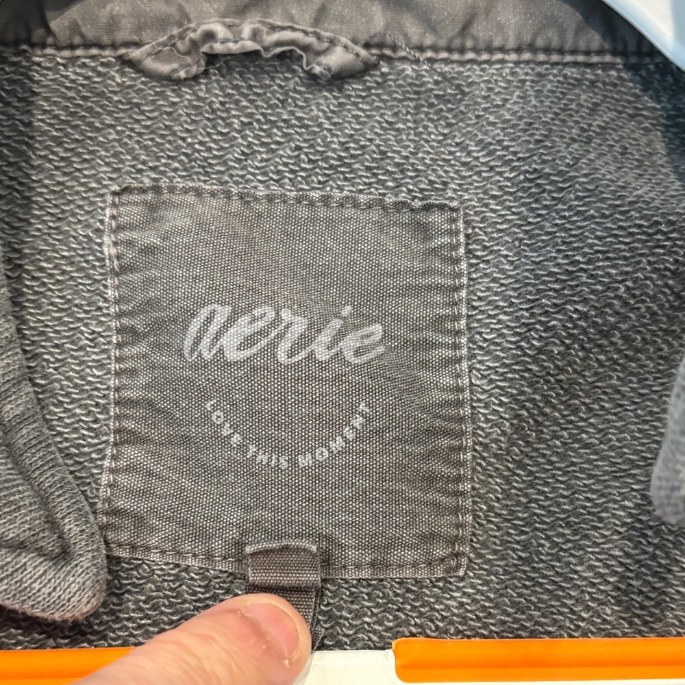 aerie Women’s Charcoal Gray Lightweight Shirt Jacket and shorts - Picture 3 of 5